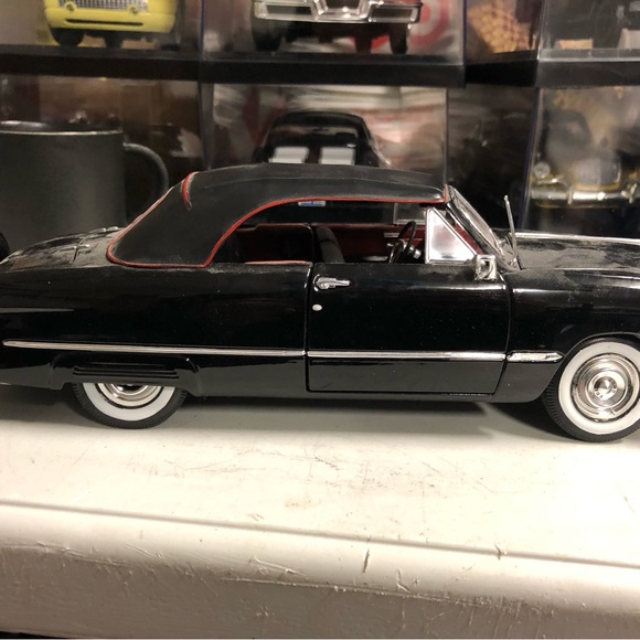 USED Maisto Special Edition 1950 Ford Metal Diecast Car 2 Door Coupe 1:18 - Picture 4 of 7